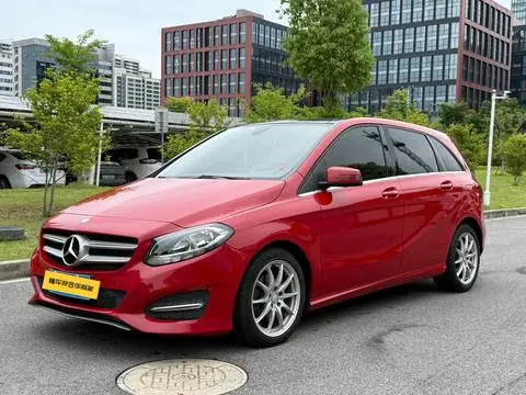 Mercedes-Benz B-Class 2015 — фото 1
