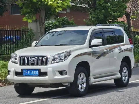 Toyota Prado 2011 — фото 1