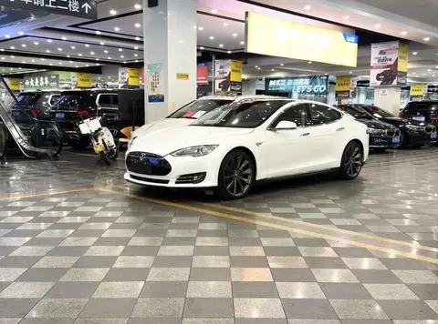Tesla Model S 2014