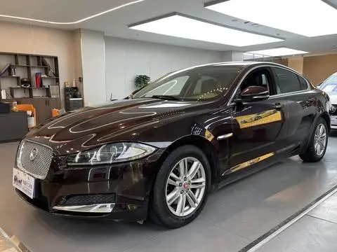 Jaguar XF 2015 — фото 1