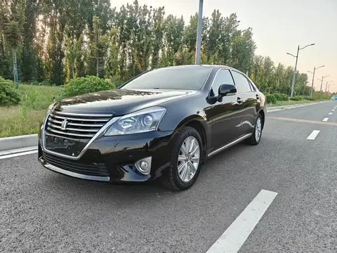 Toyota Crown 2012