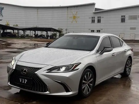 Lexus ES 2018