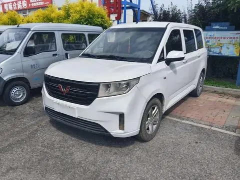 Wuling Hongguang PLUS 2019