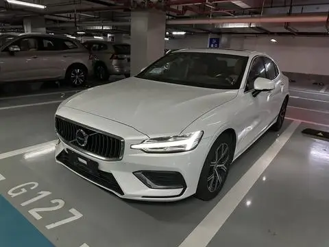 Volvo S60 2025