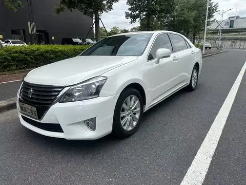 Toyota Crown 2012