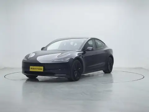Tesla Model 3 2025