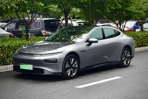 XPeng 小鹏P7 2021