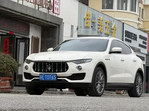 Maserati Levante 2021 — фото 1