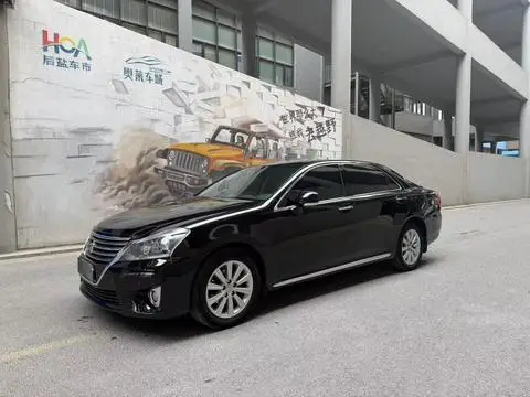 Toyota Crown 2012