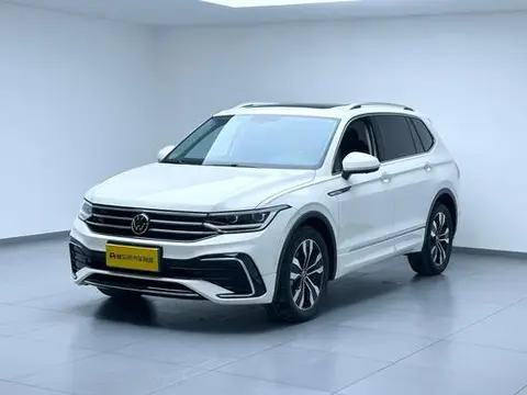 Volkswagen Tiguan L 2022