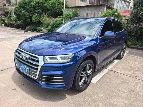 Audi Q5L 2018 — фото 1