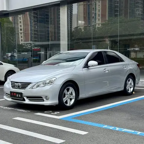 Toyota Reiz 2010