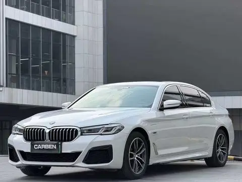 BMW 5 Series PHEV 2022 — фото 1