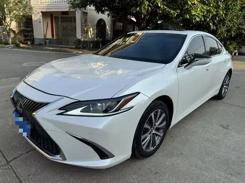 Lexus ES 2020