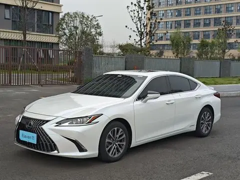Lexus ES 2021