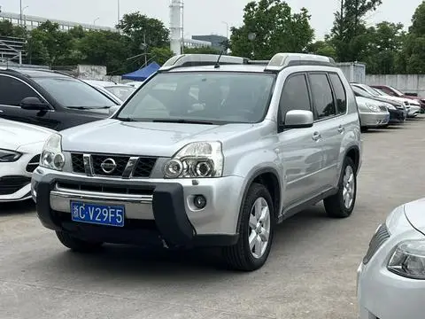 Nissan 奇骏 2010