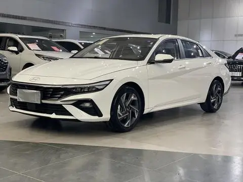 Hyundai Elantra 2023
