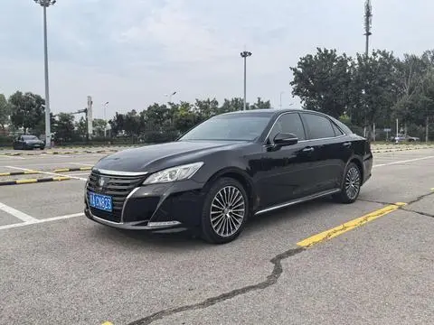 Toyota Crown 2018