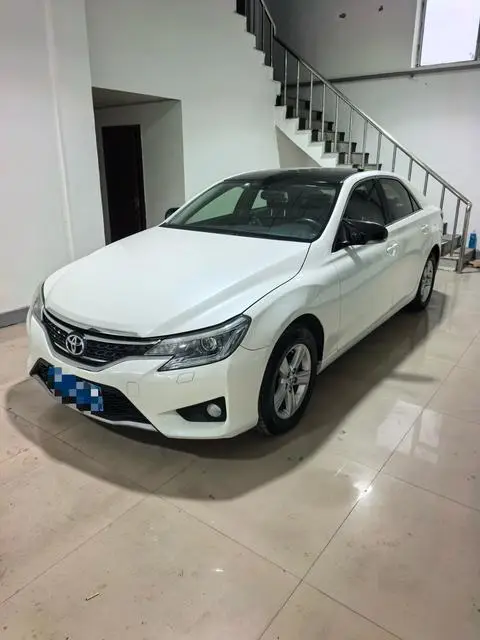 Toyota Reiz 2013