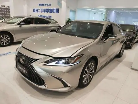 Lexus ES 2021