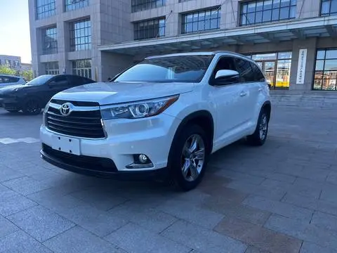 Toyota Highlander 2015 — фото 1