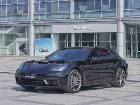 Porsche Panamera 2021