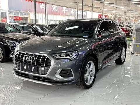 Audi Q3 2022 — фото 1