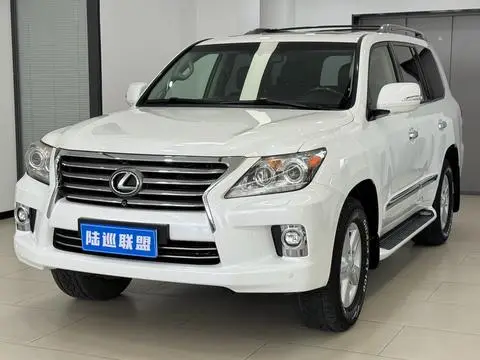 Lexus LX 2013
