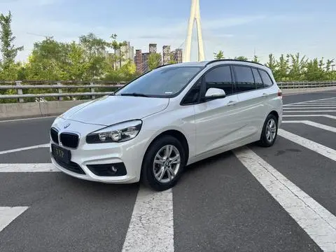 BMW 2 Series 多功能旅行车 2015