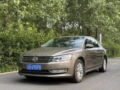Volkswagen Passat 2015 — фото 1