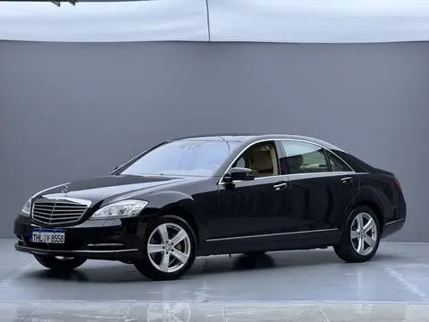 Mercedes-Benz S-Class 2010