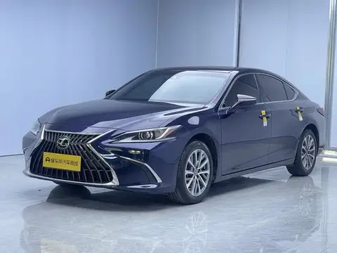 Lexus ES 2021 — фото 1