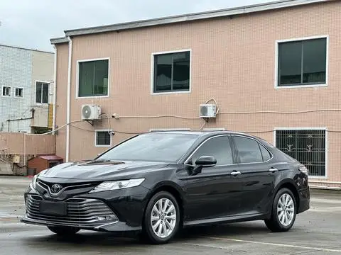 Toyota Camry 2021 — фото 1