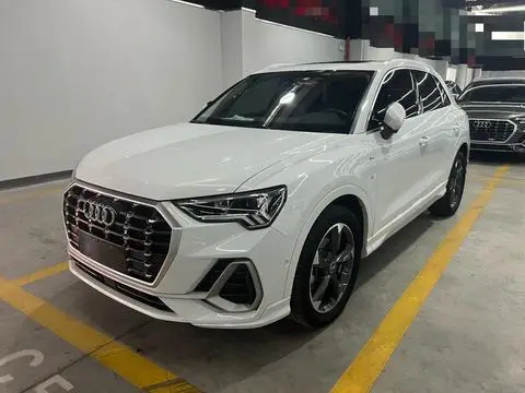 Audi Q3 2022 — фото 1