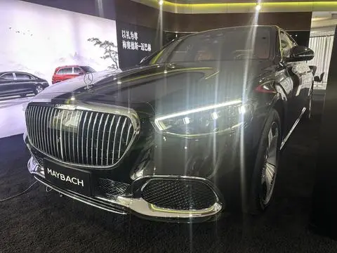 Mercedes-Benz 迈巴赫S-Class 2026