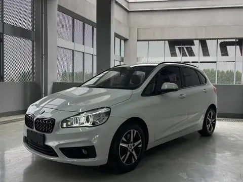 BMW 2 Series 旅行车 2016