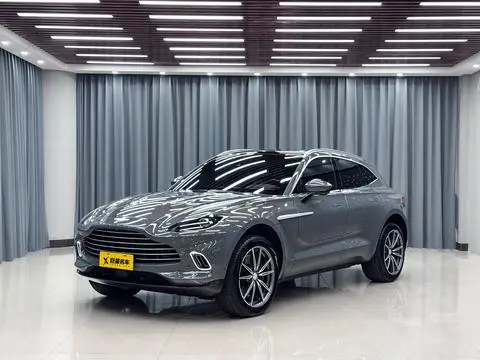 Aston Martin DBX 2023