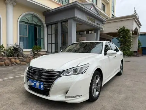 Toyota Crown 2017