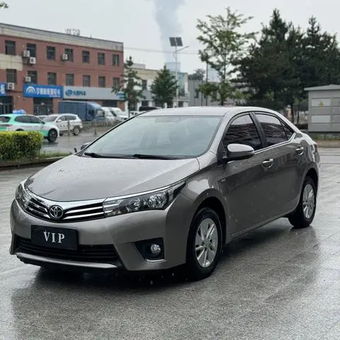 Toyota Corolla 2017 — фото 1