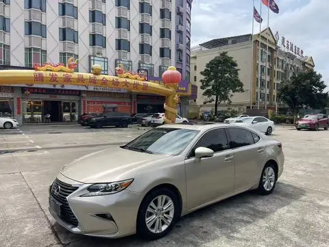 Lexus ES 2013