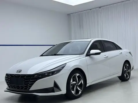 Hyundai Elantra 2022