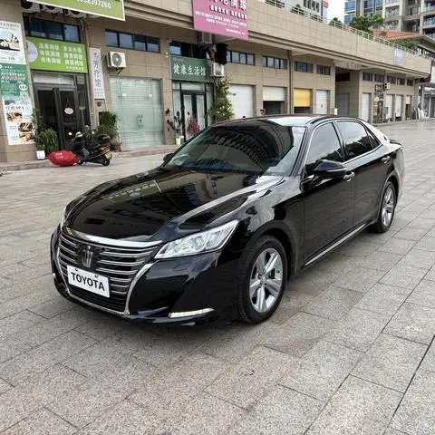 Toyota Crown 2015