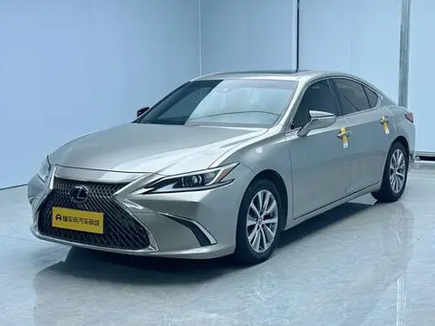 Lexus ES 2018