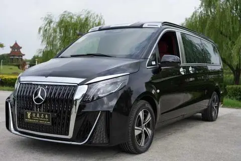 Mercedes-Benz 威霆 2026
