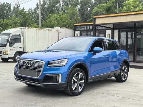 Audi Q2L e-tron 2019