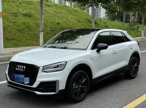 Audi Q2L 2021
