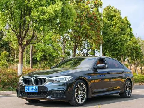 BMW 5 Series 2019 — фото 1