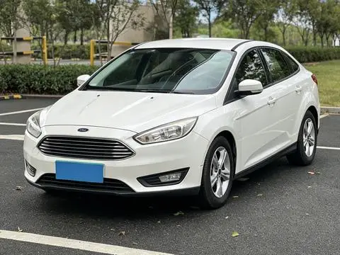 Ford Focus 2015 — фото 1