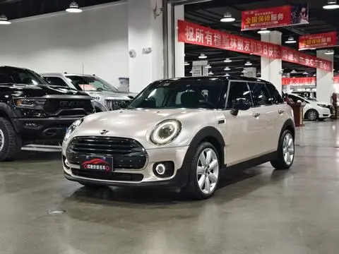MINI CLUBMAN 2023