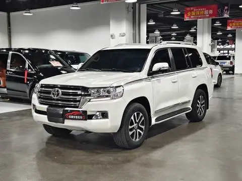Toyota Land Cruiser 2018 — фото 1